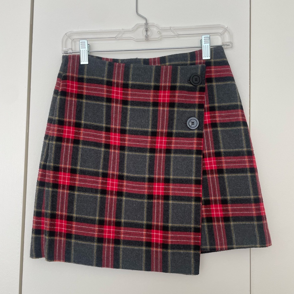 Grey and red plaid skirt
